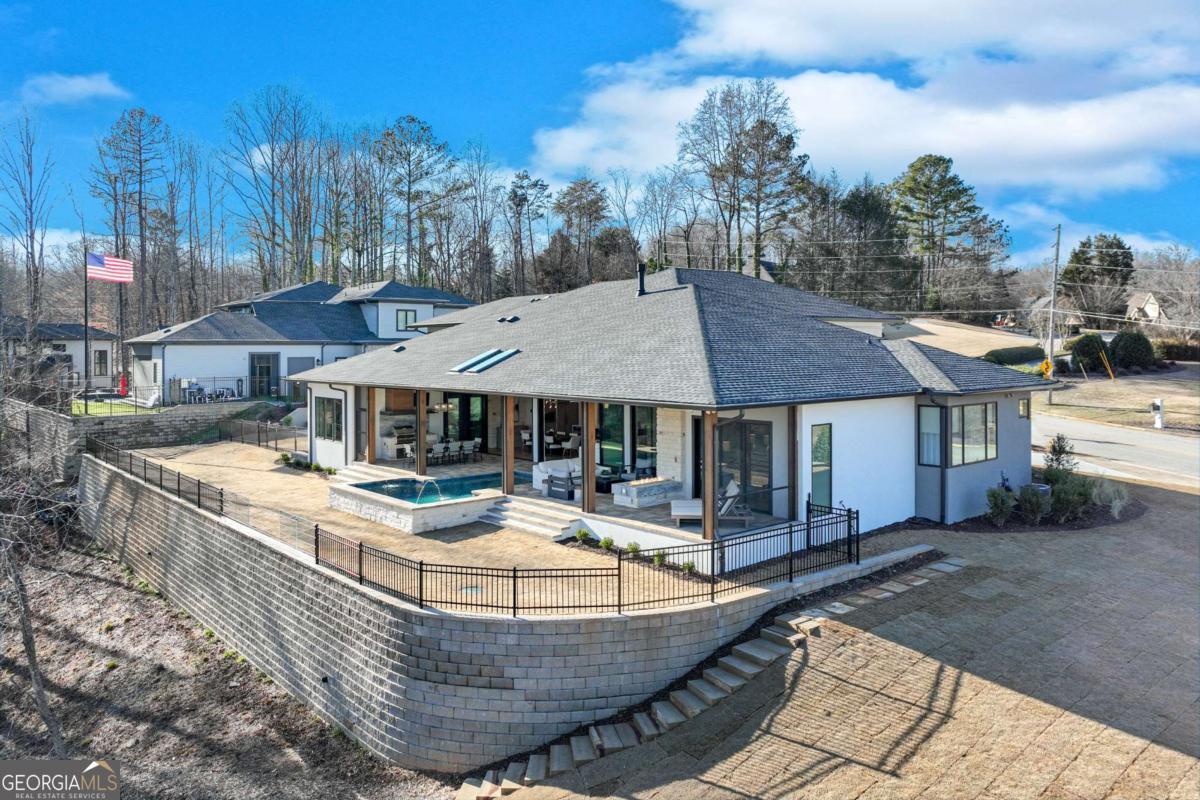 799 East Lake Drive