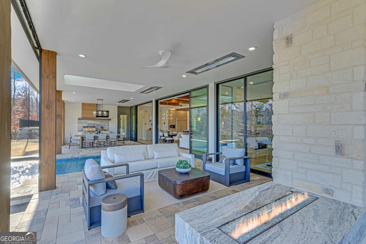 799 East Lake Drive