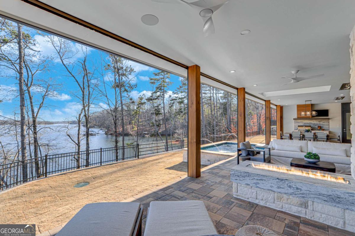 799 East Lake Drive