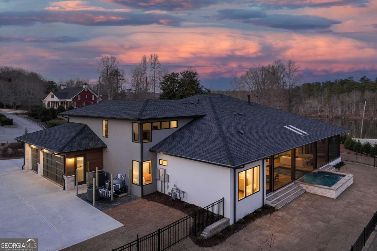 799 East Lake Drive