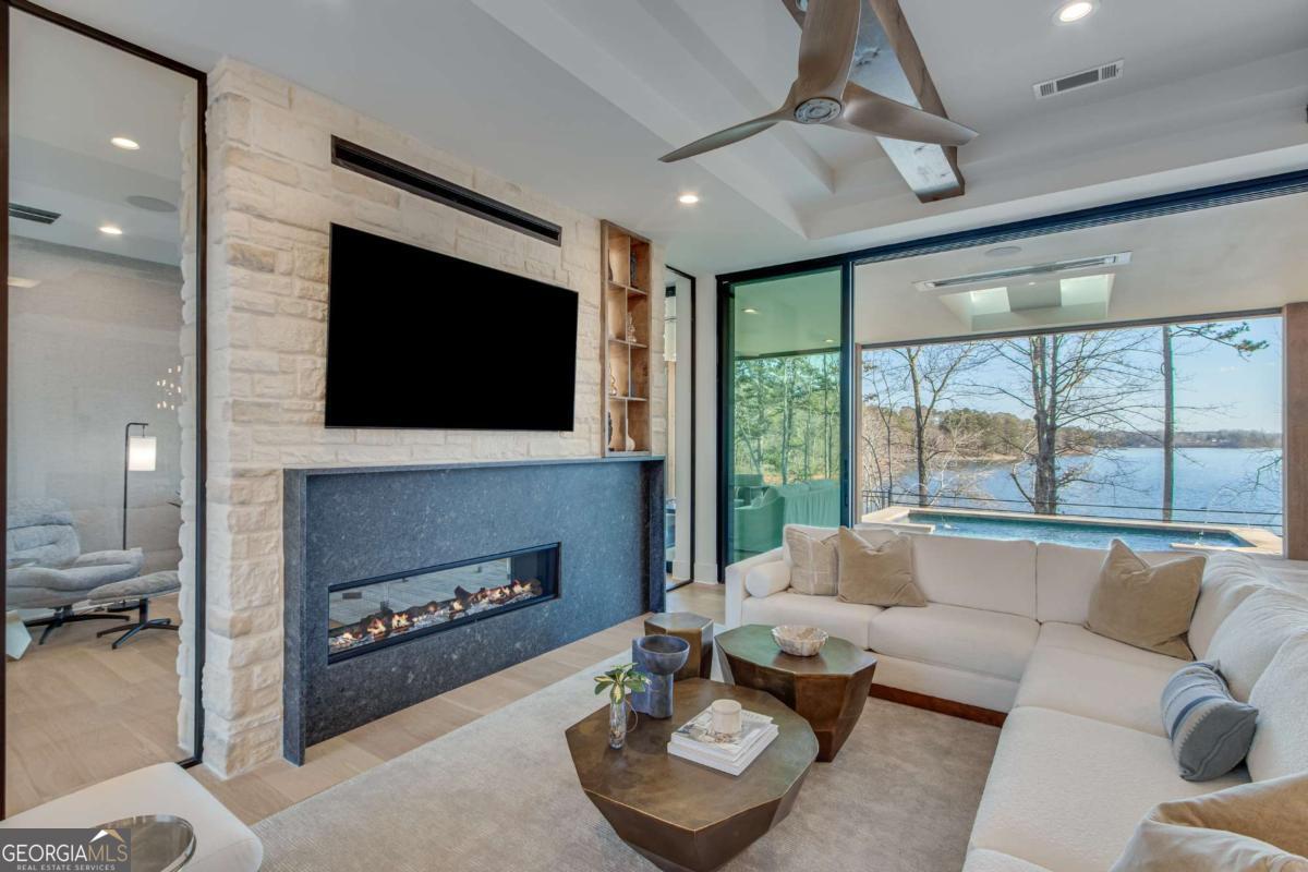 799 East Lake Drive