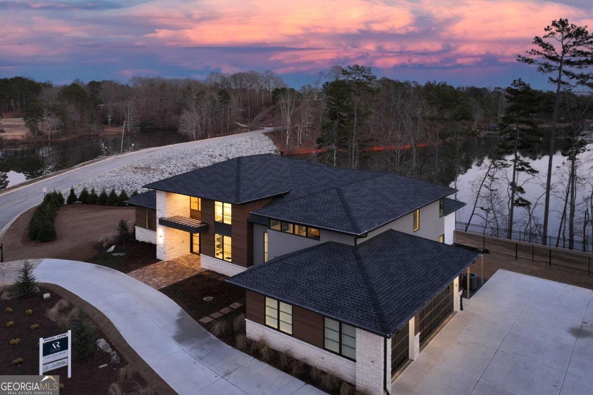 799 East Lake Drive