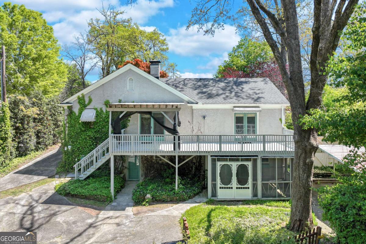 1631 Riverside Drive
