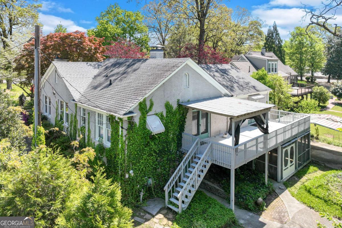 1631 Riverside Drive