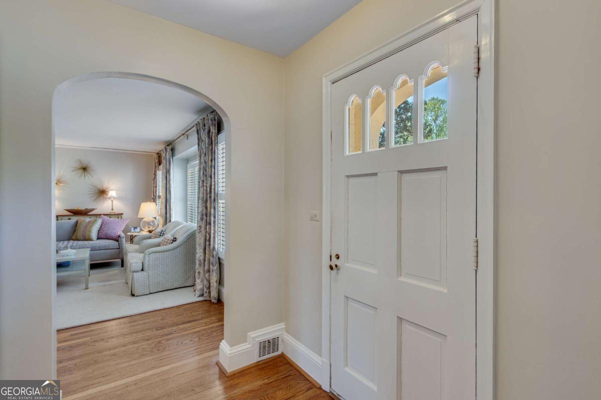 954 Cherokee Road