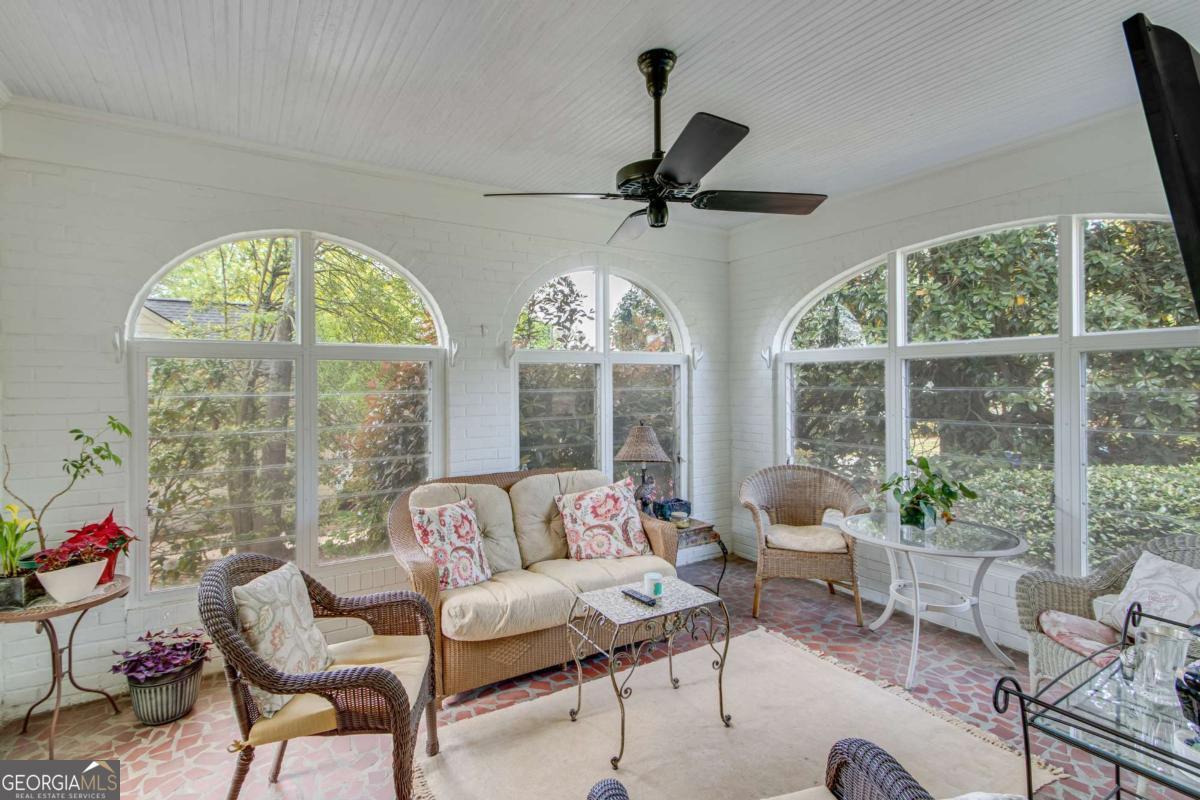 954 Cherokee Road