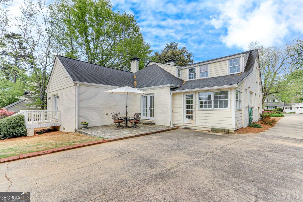 954 Cherokee Road