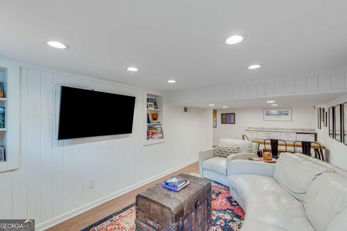 954 Cherokee Road