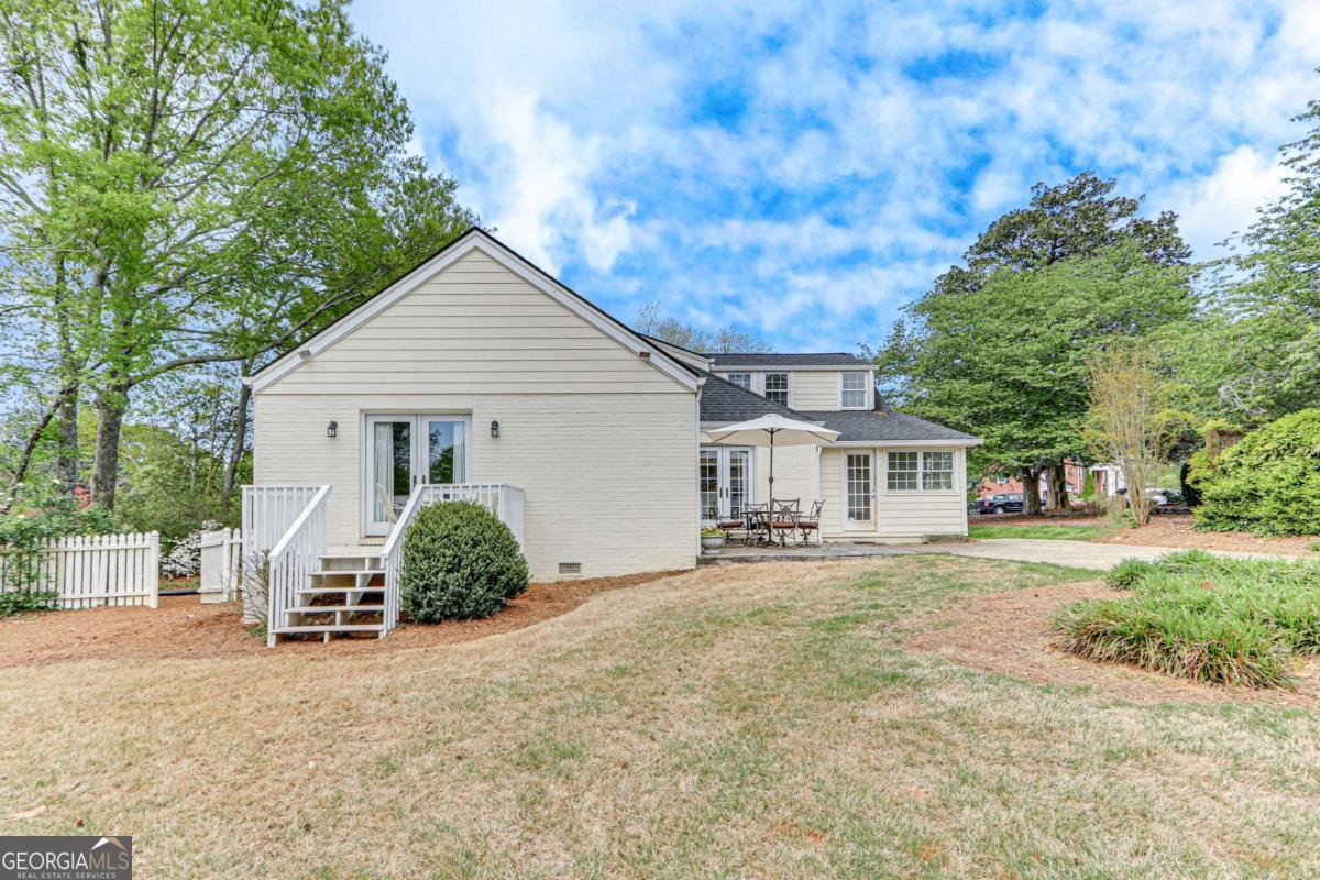954 Cherokee Road