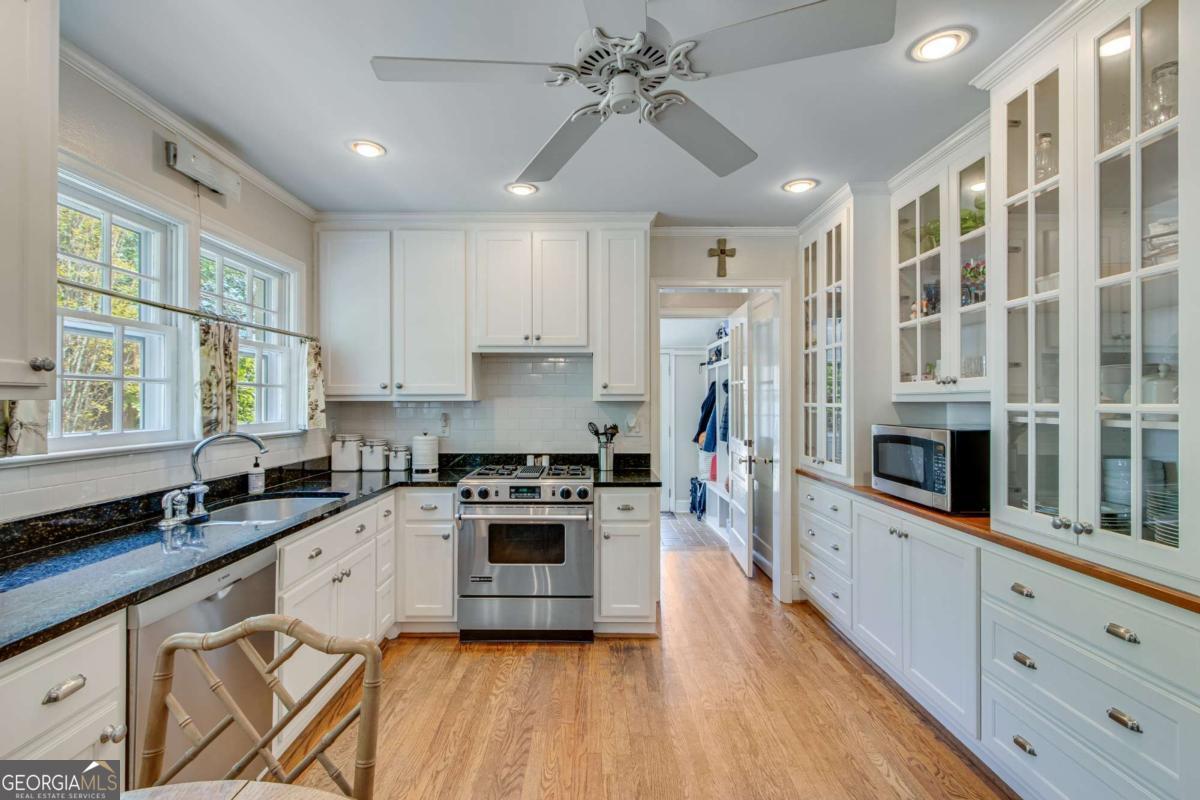 954 Cherokee Road