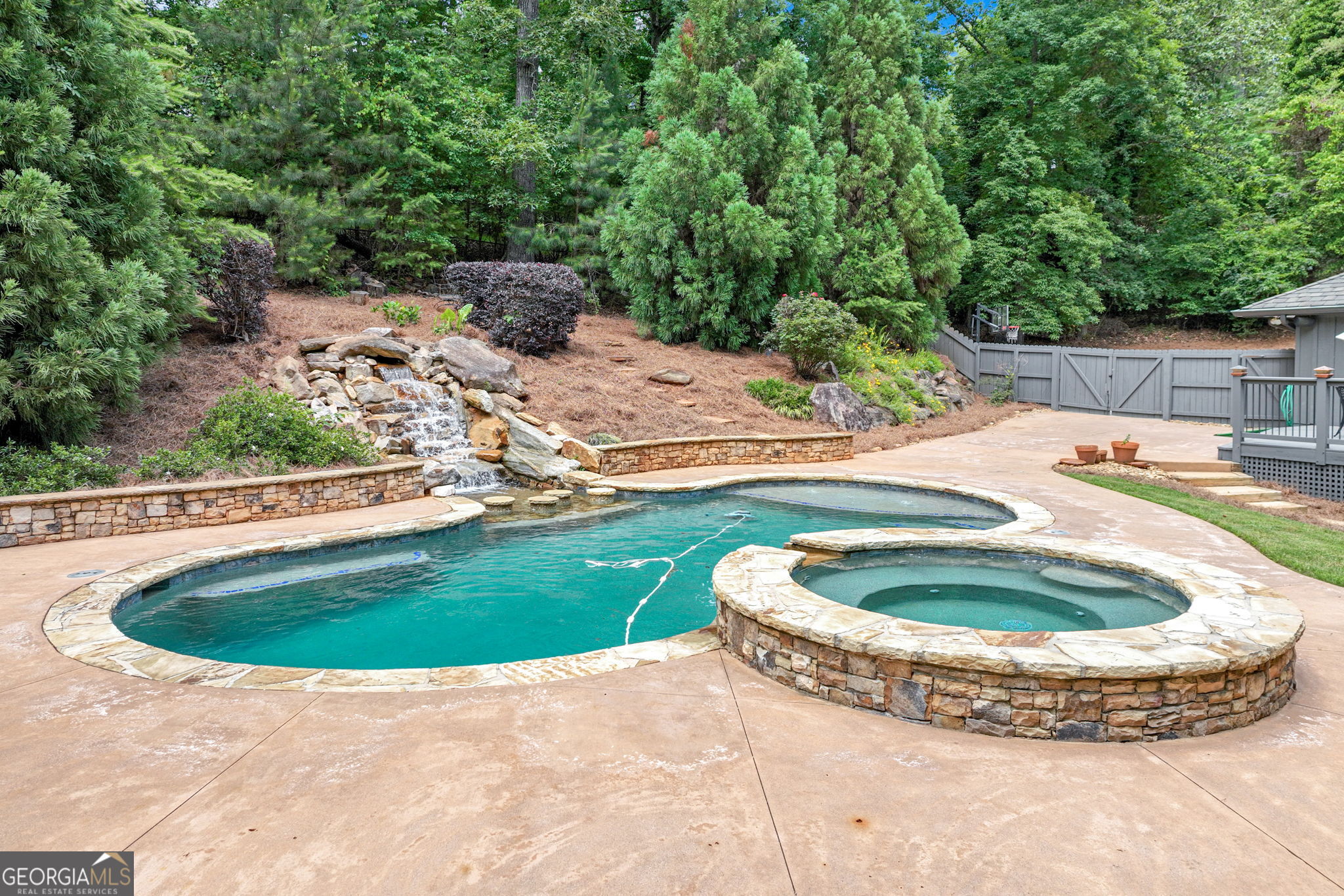 3161 Overlook Drive