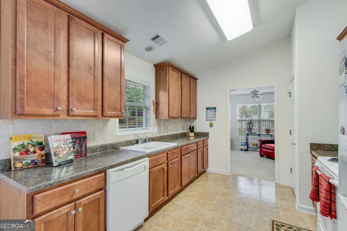 936 Village View Circle
