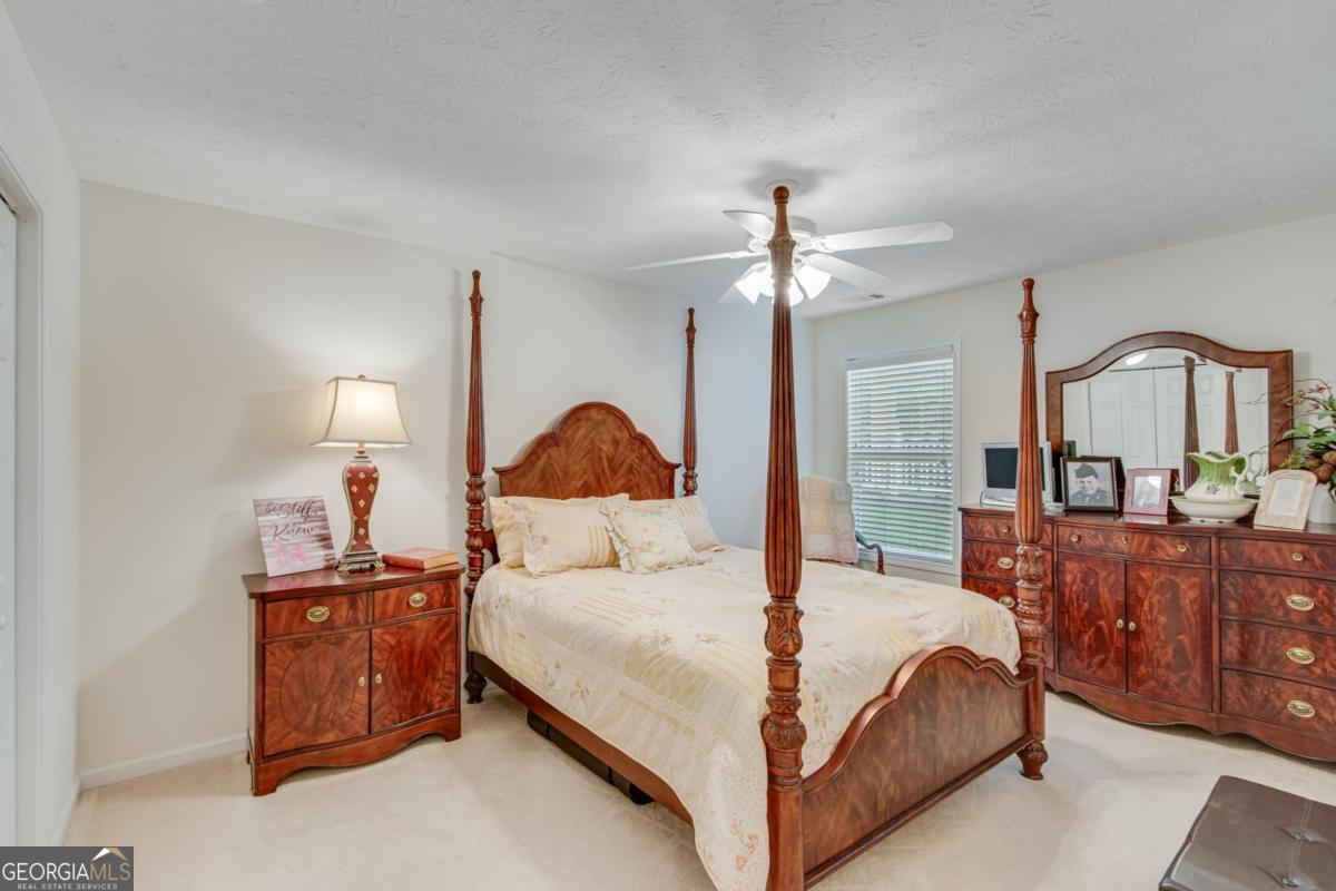 936 Village View Circle