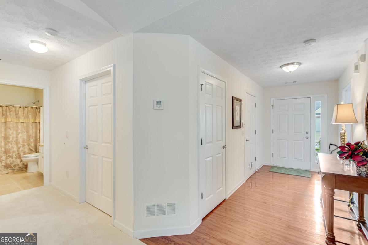 936 Village View Circle