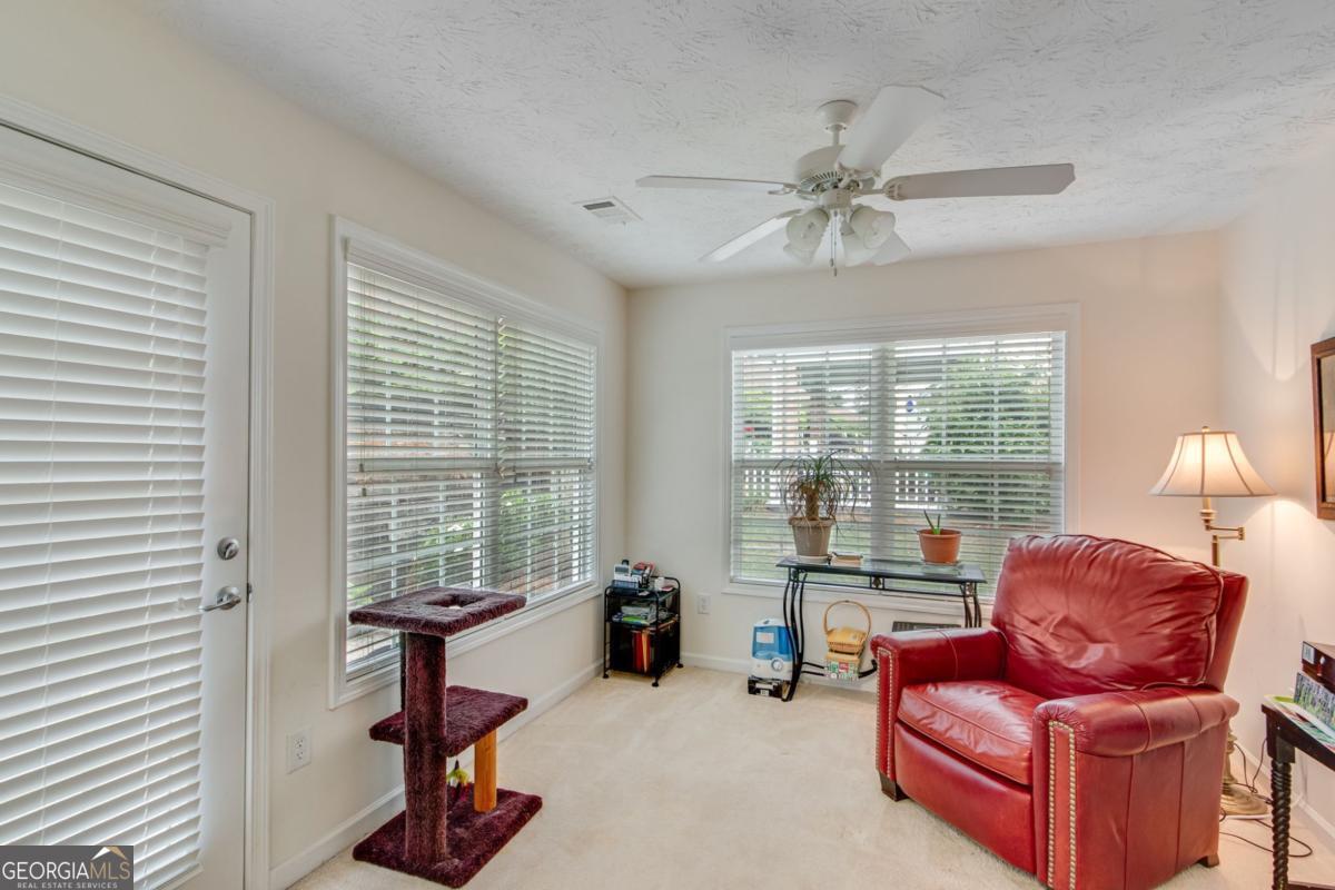 936 Village View Circle