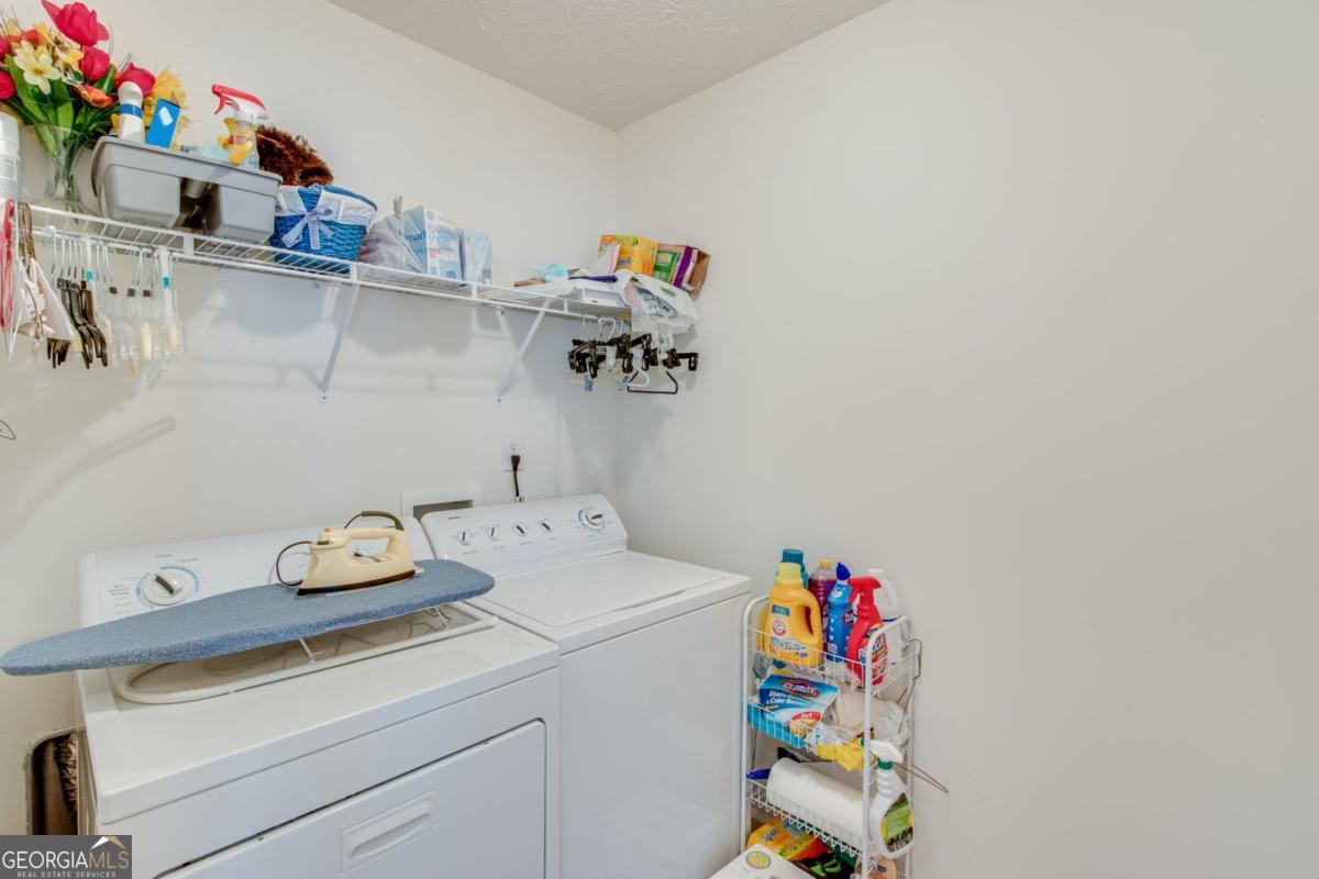 936 Village View Circle