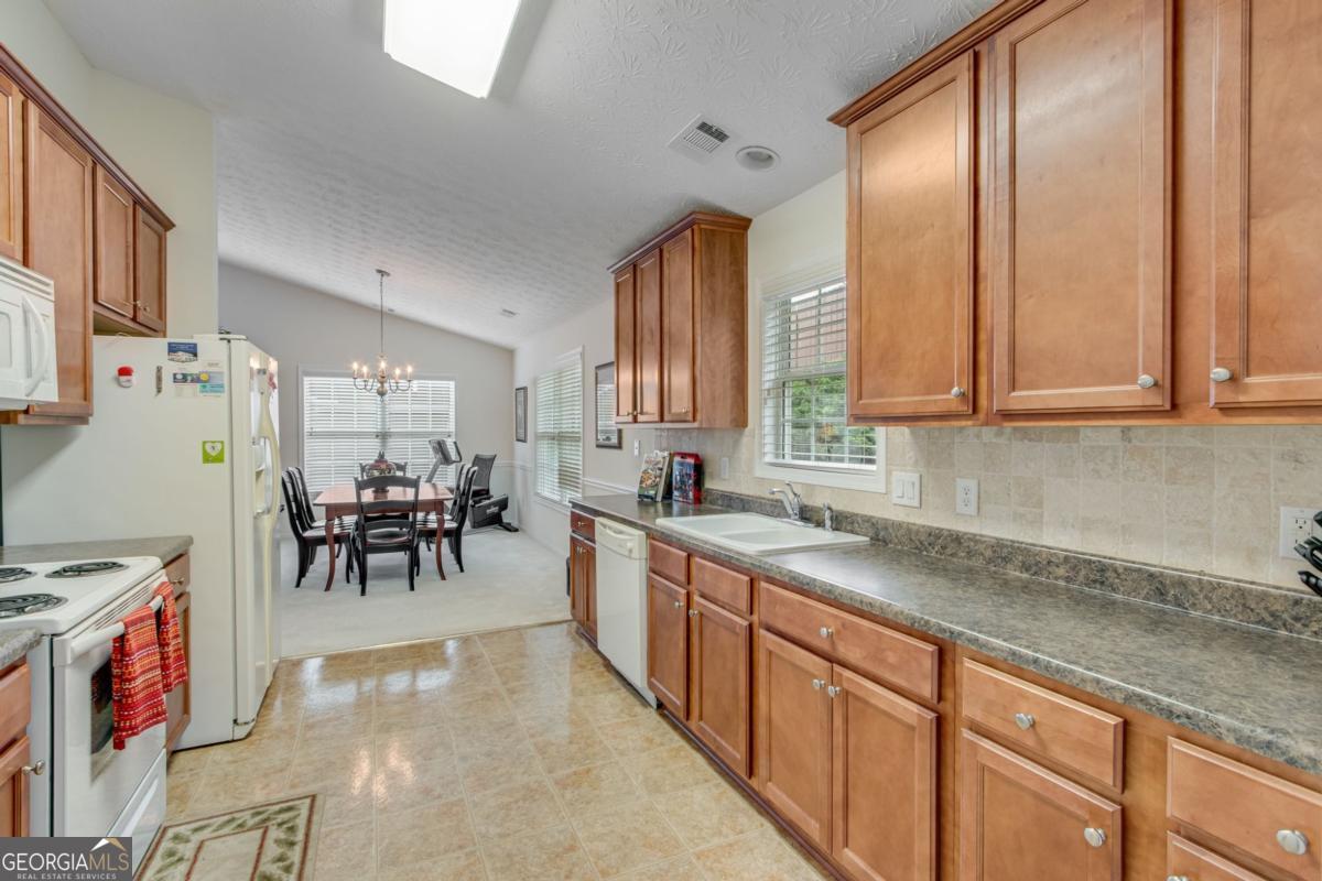 936 Village View Circle