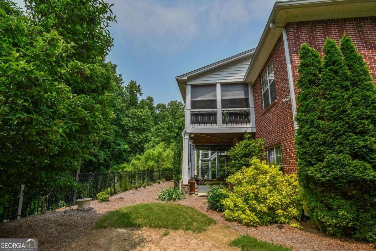 1173 Saint Charles Place