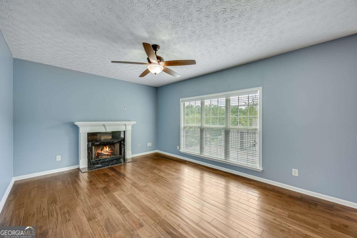 3903 Walnut Grove Way