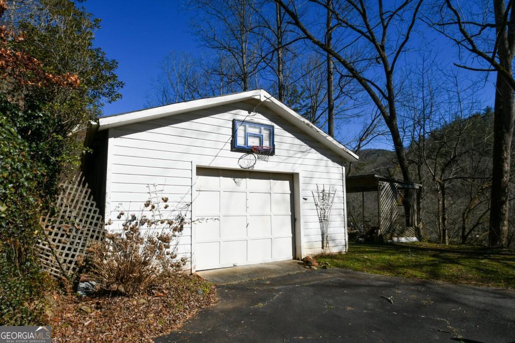 18 Corinth Church Road