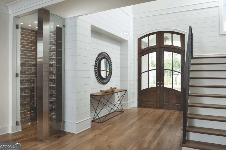 650 NW East Lake Drive