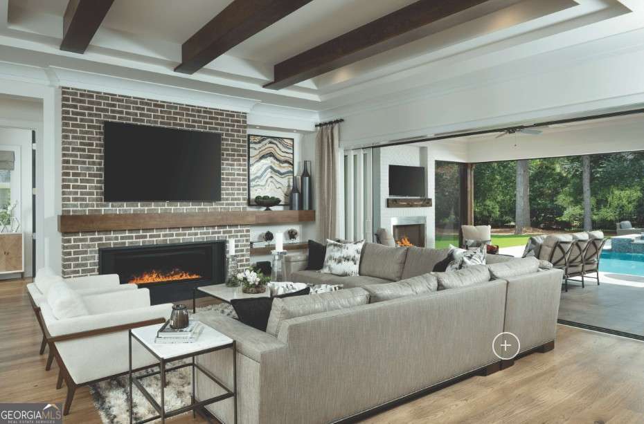 650 NW East Lake Drive