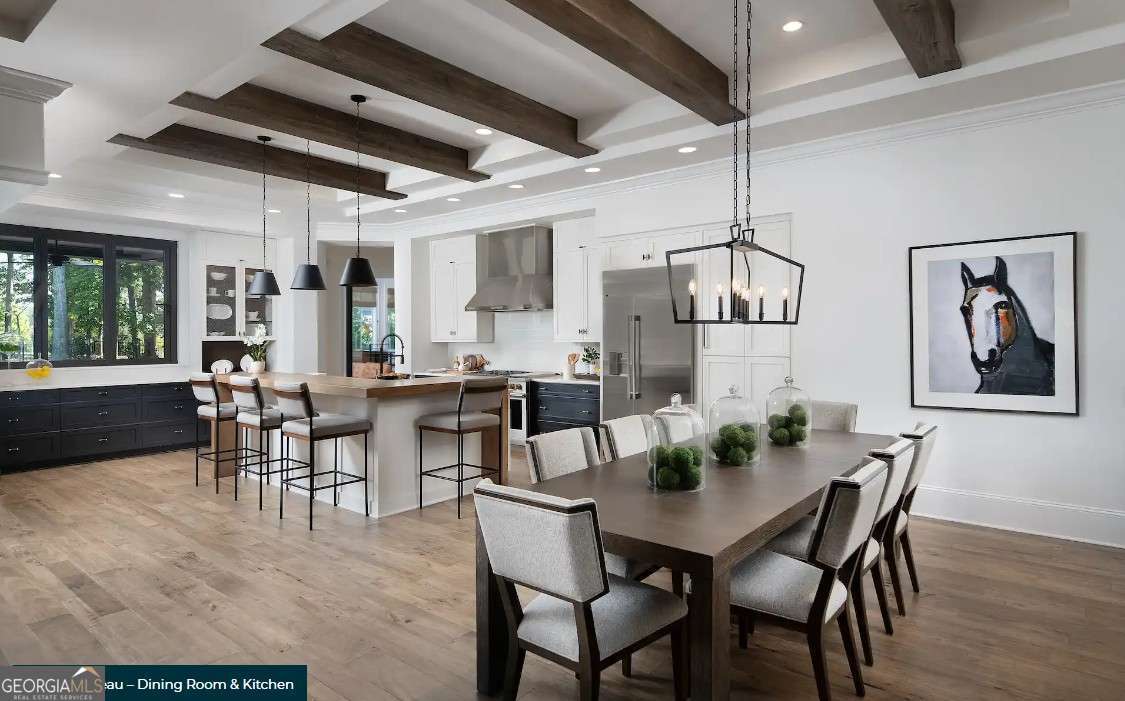 650 NW East Lake Drive