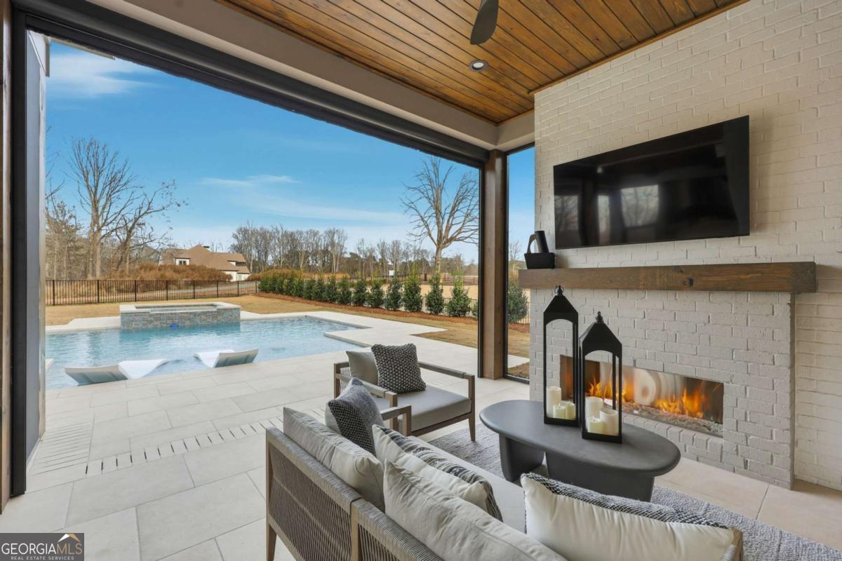 644 East Lake Drive