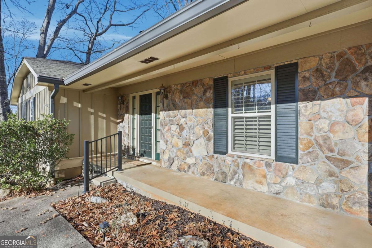 2224 Colonial Drive