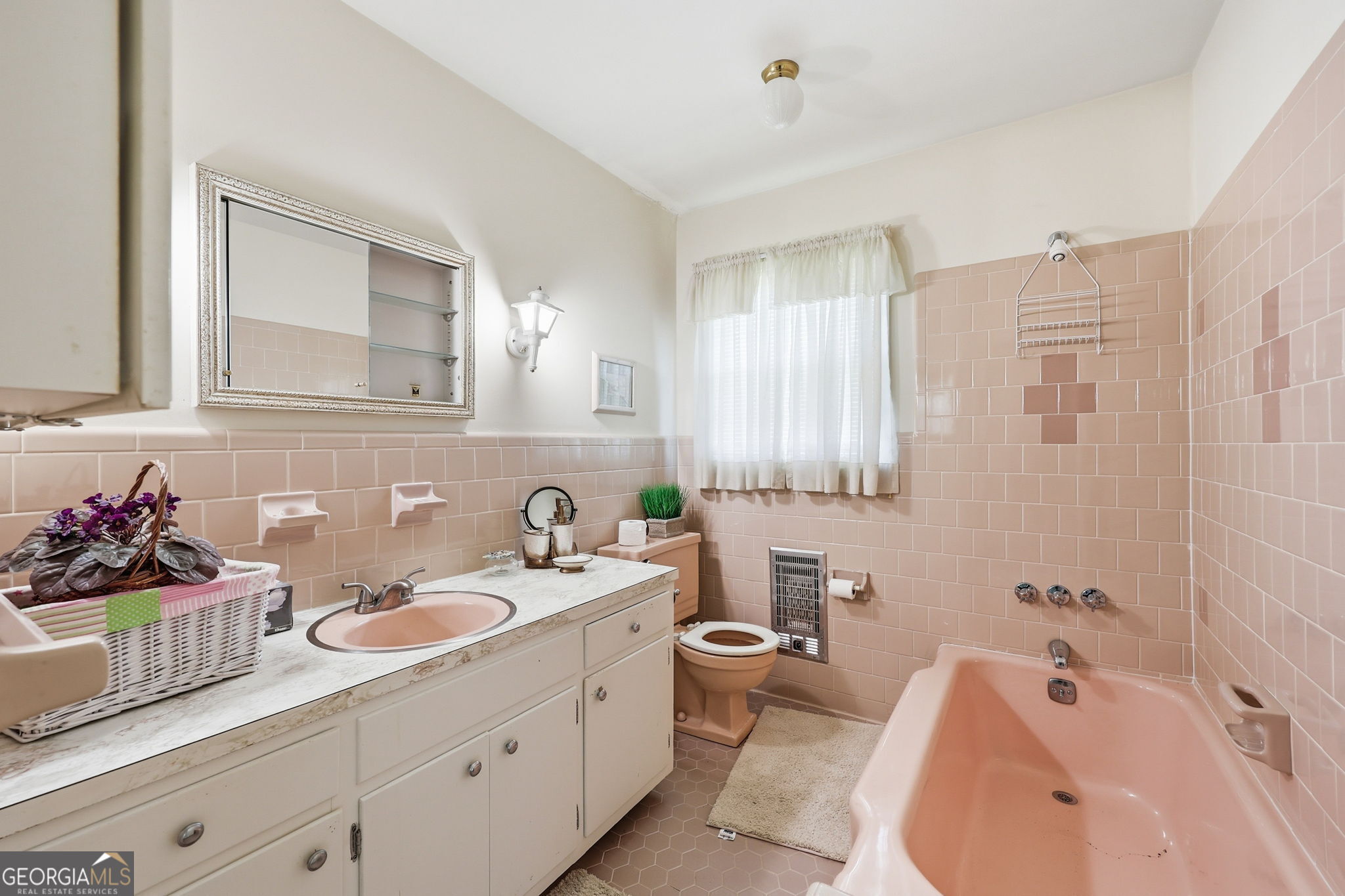 3024 Saint Charles Avenue