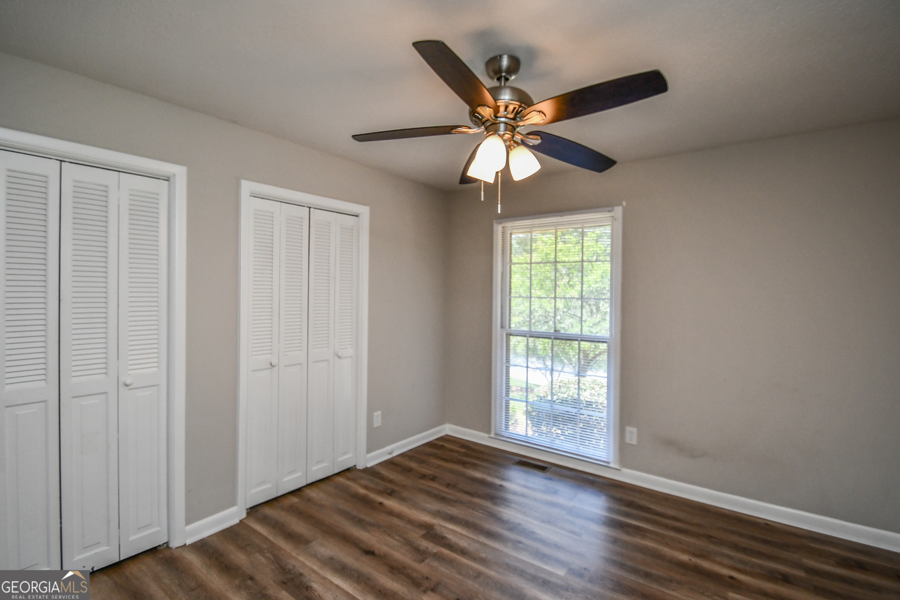 1512 Robinhood Trail
