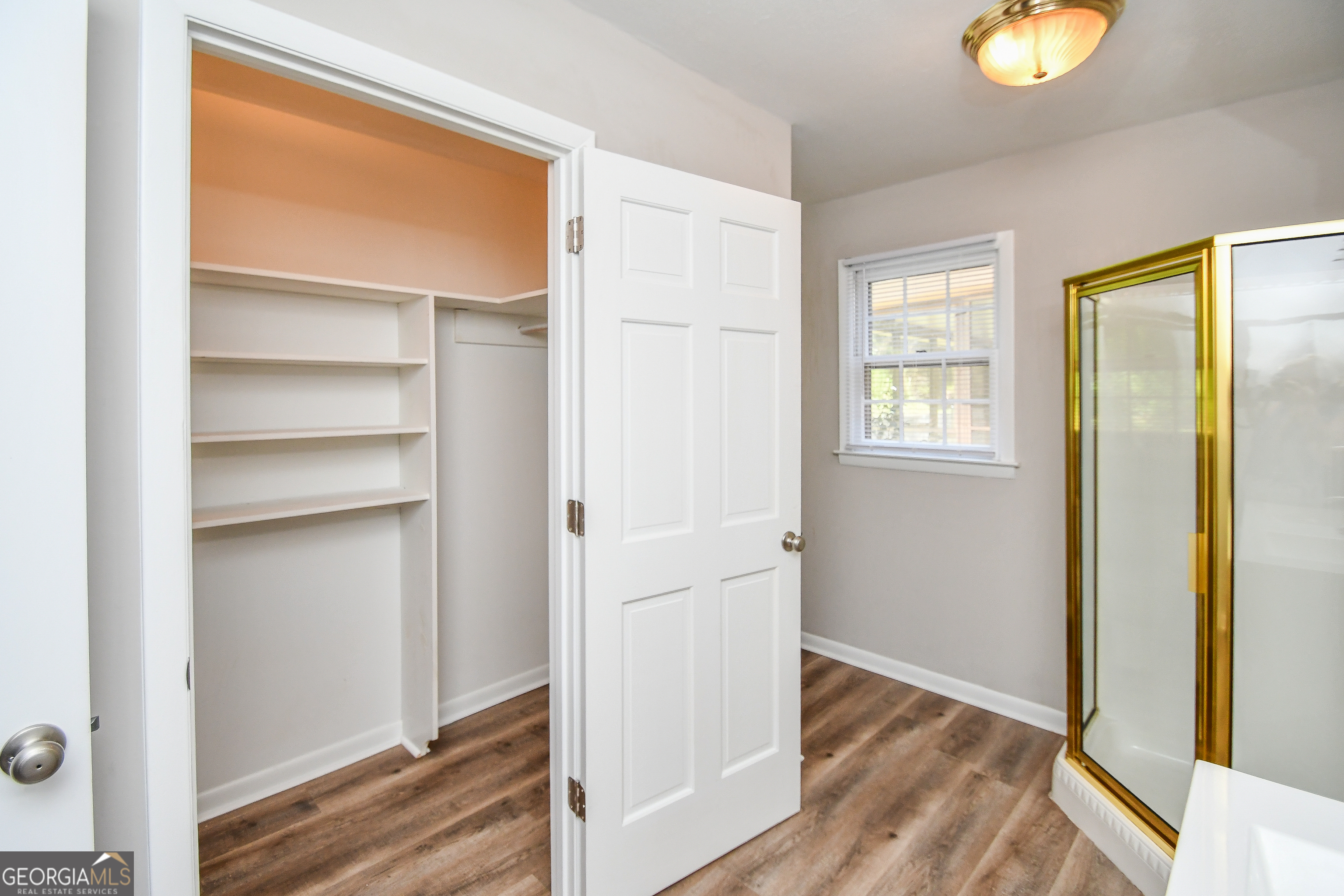 1512 Robinhood Trail