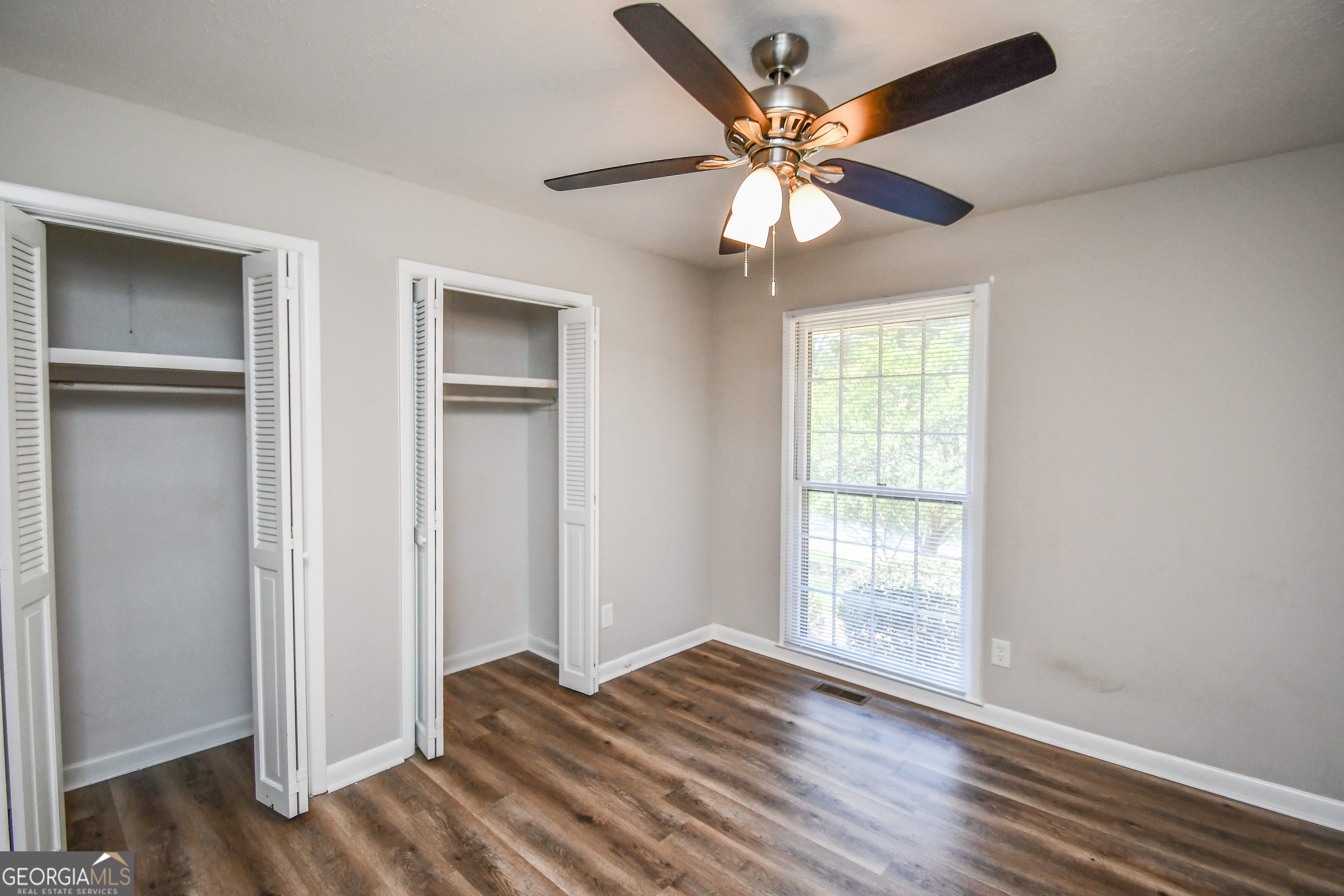 1512 Robinhood Trail