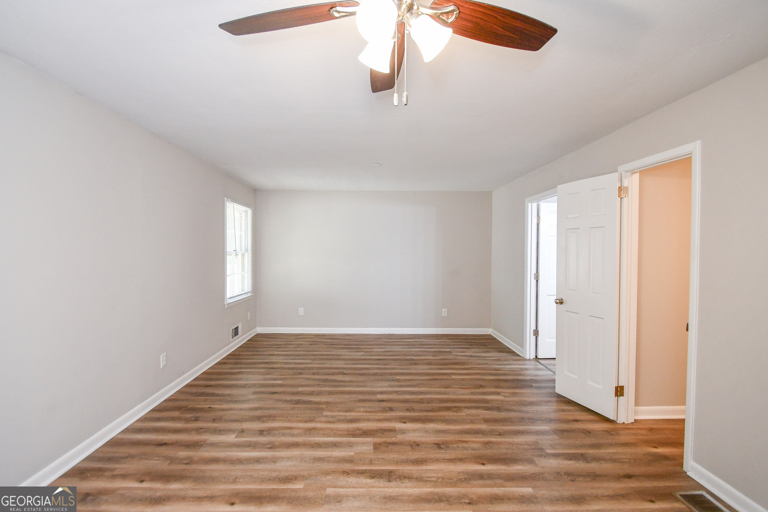 1512 Robinhood Trail
