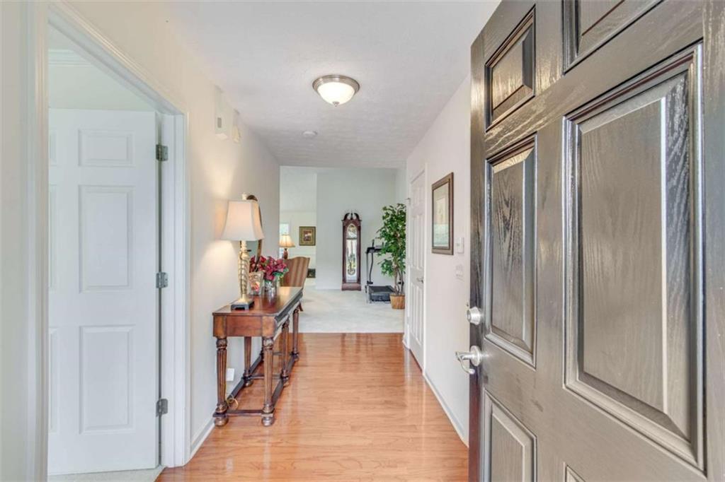 936 Village View Circle