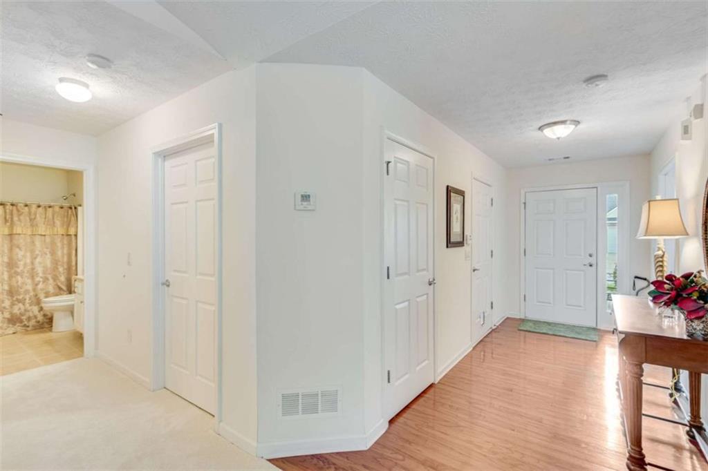 936 Village View Circle