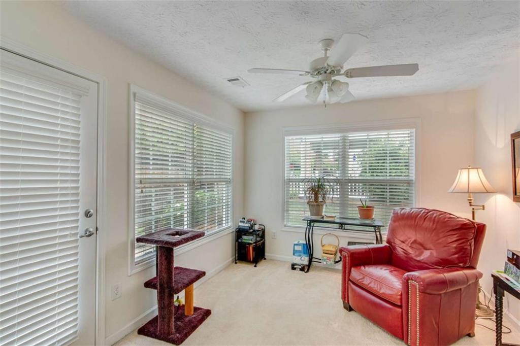 936 Village View Circle