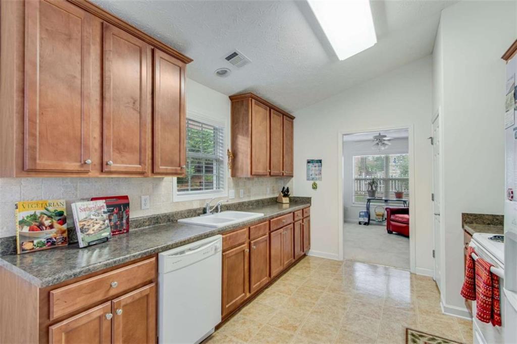 936 Village View Circle