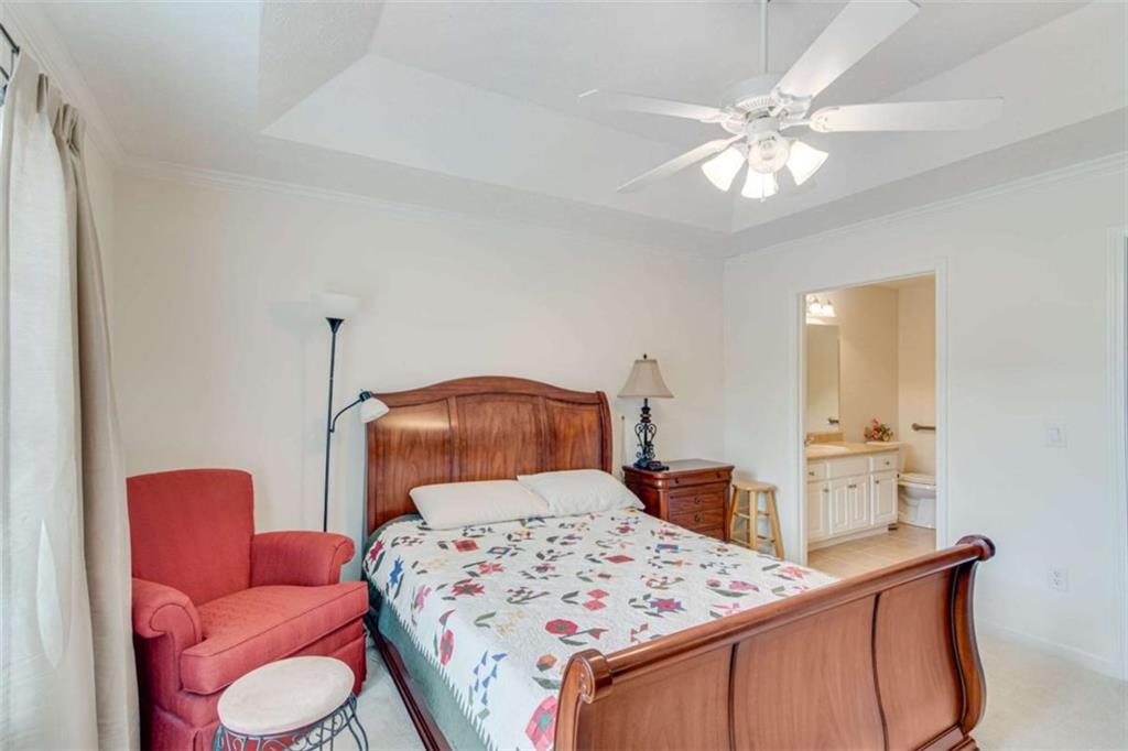 936 Village View Circle