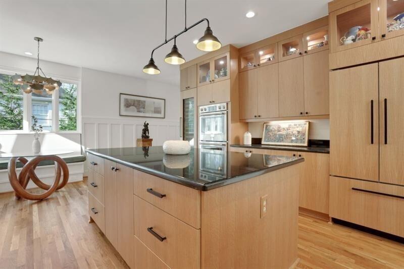 1211 Oakdale Road