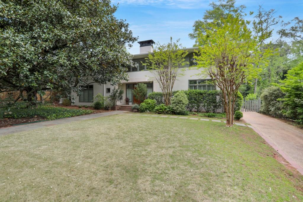 1211 Oakdale Road