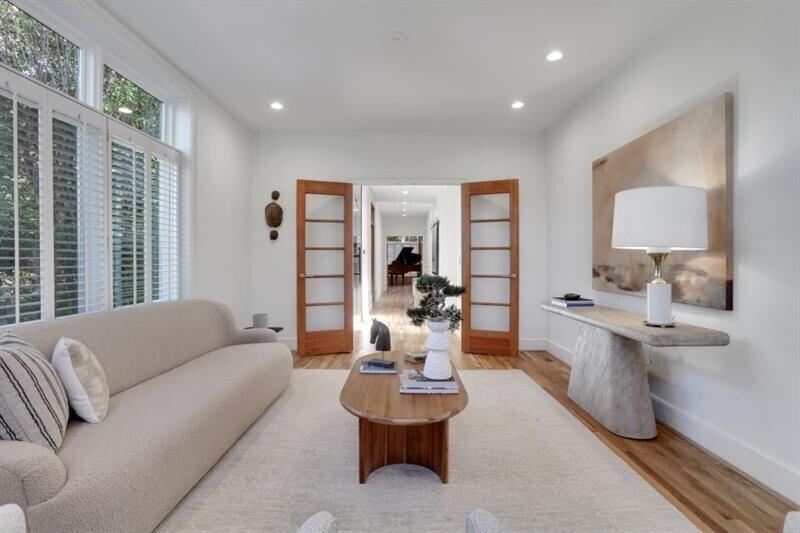 1211 Oakdale Road