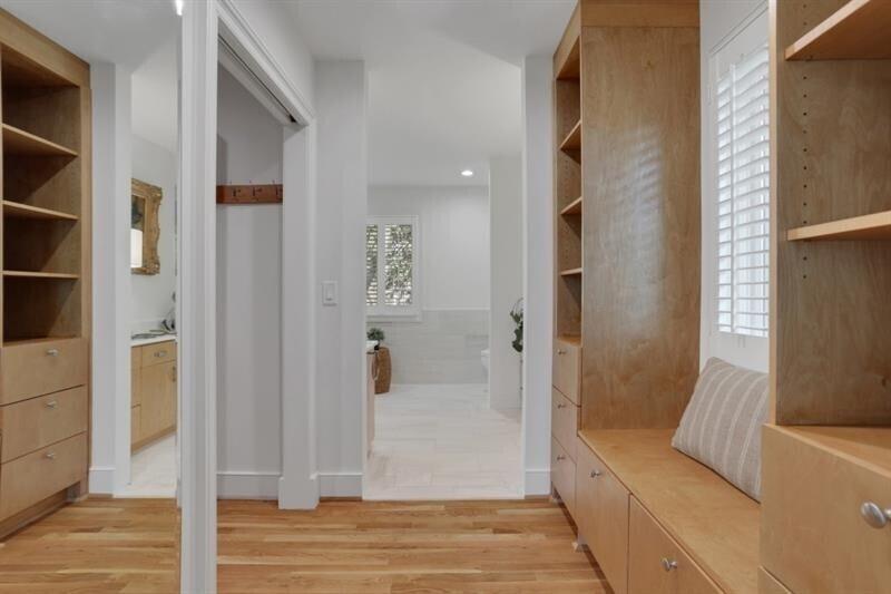 1211 Oakdale Road