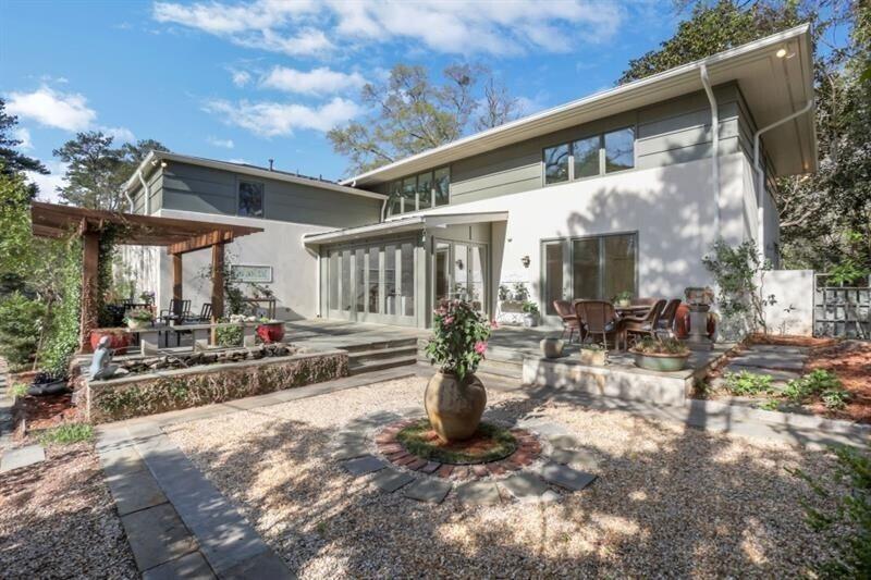 1211 Oakdale Road