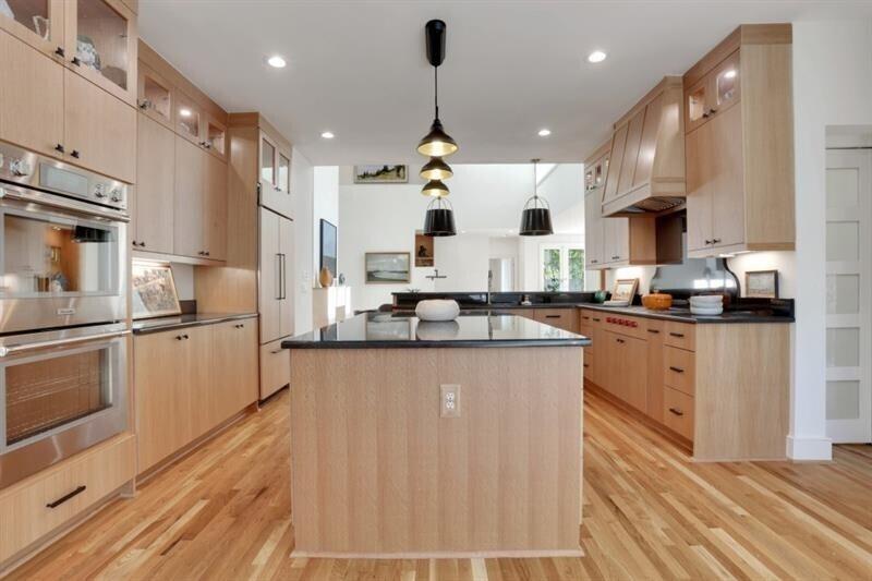 1211 Oakdale Road