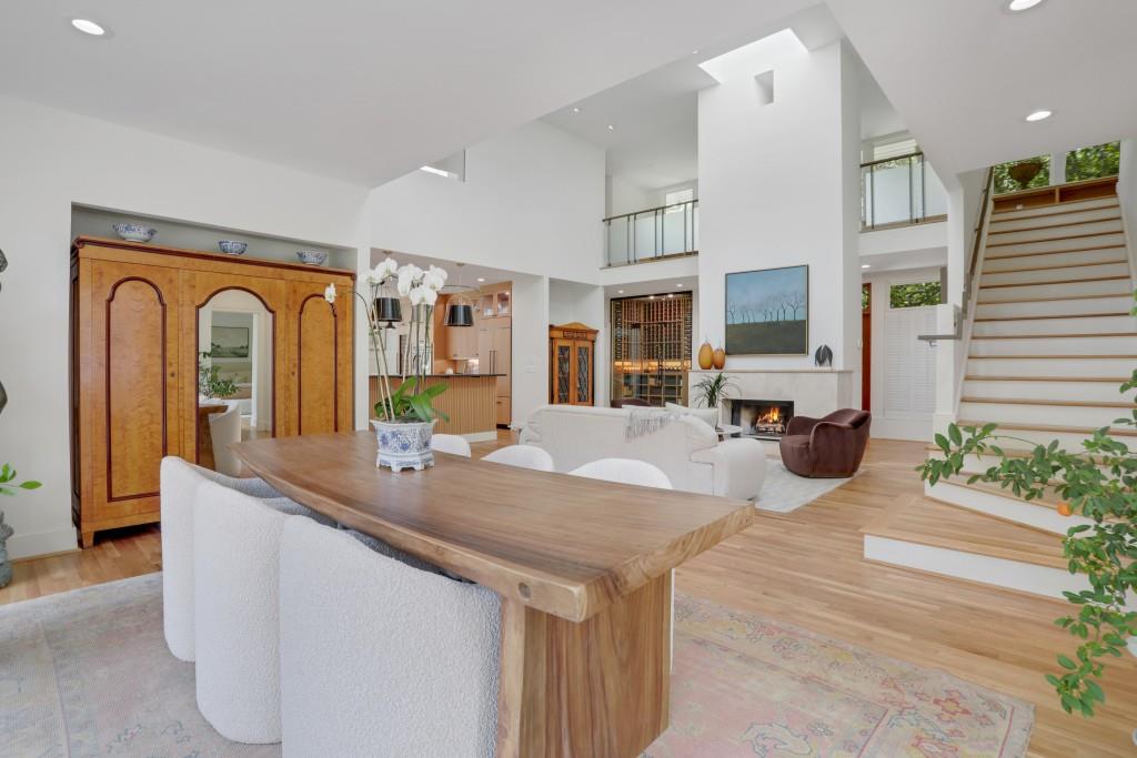 1211 Oakdale Road