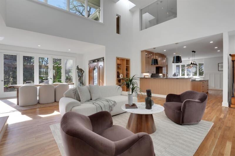 1211 Oakdale Road