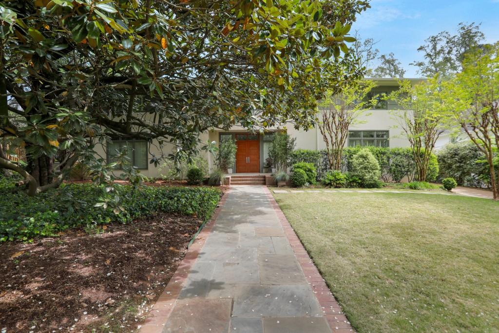 1211 Oakdale Road