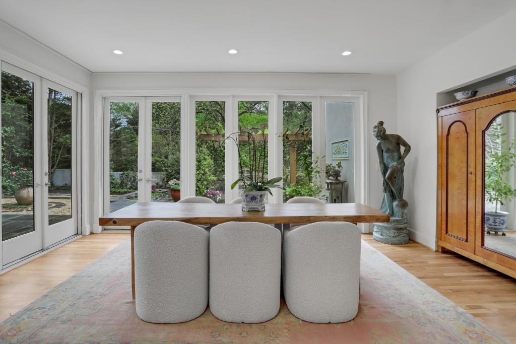 1211 Oakdale Road