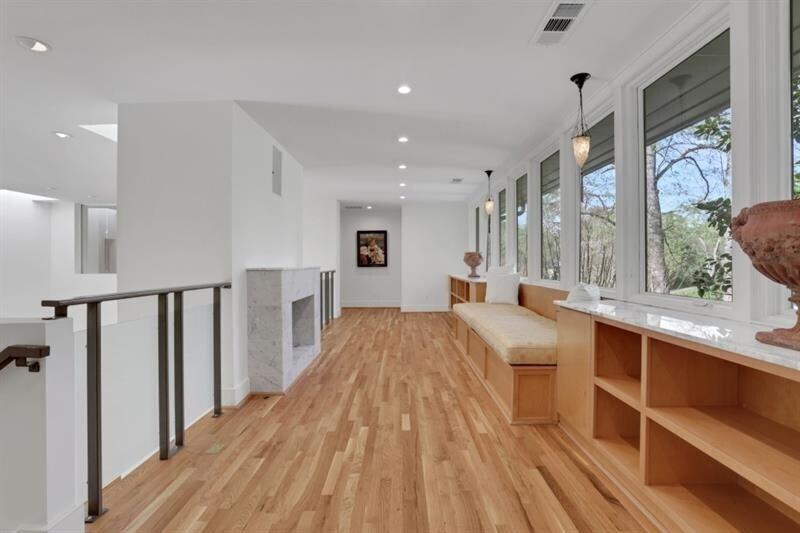 1211 Oakdale Road